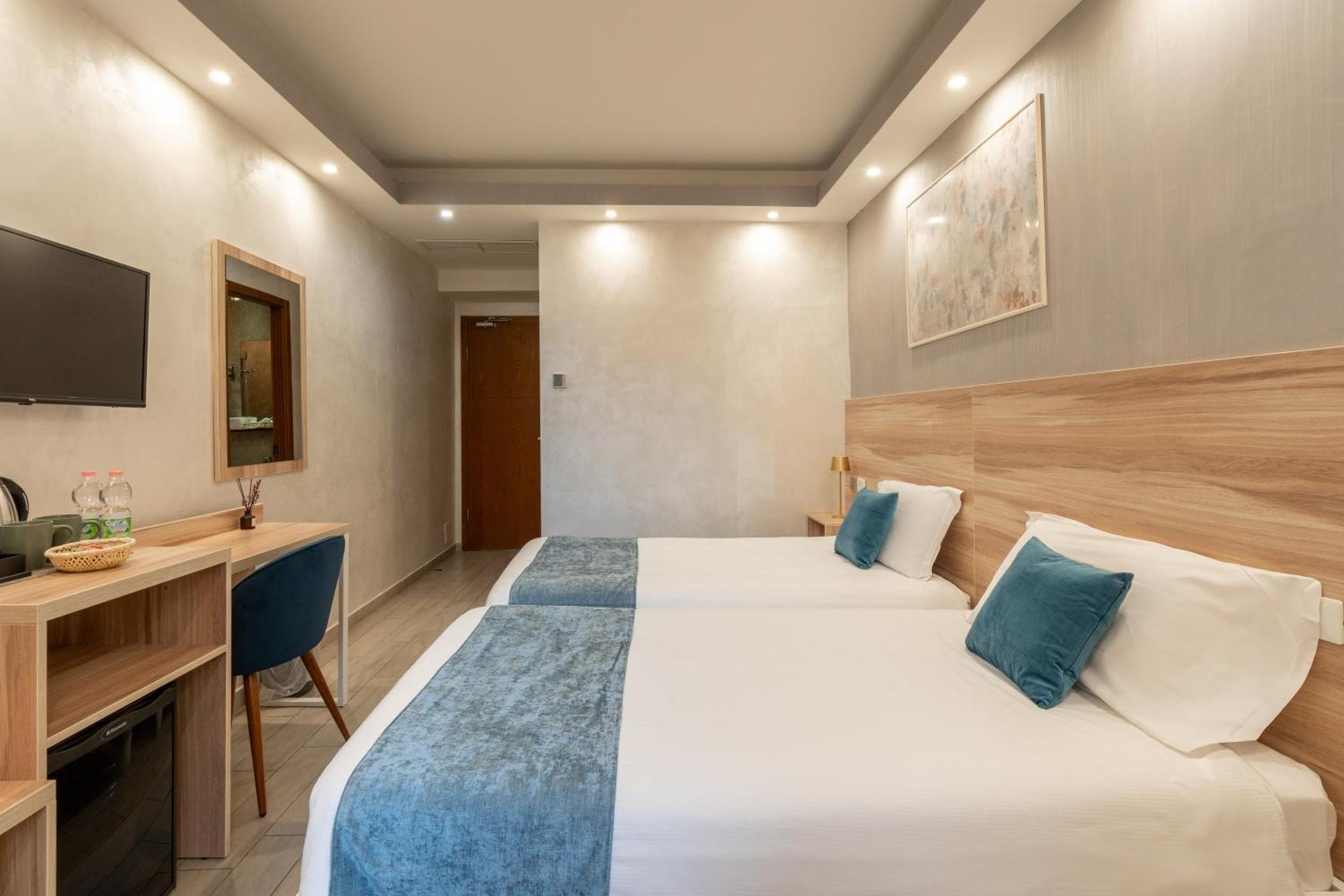 Drago D'Oro Guesthouse - Accross From Metro Vittorio Emanuele エクステリア 写真