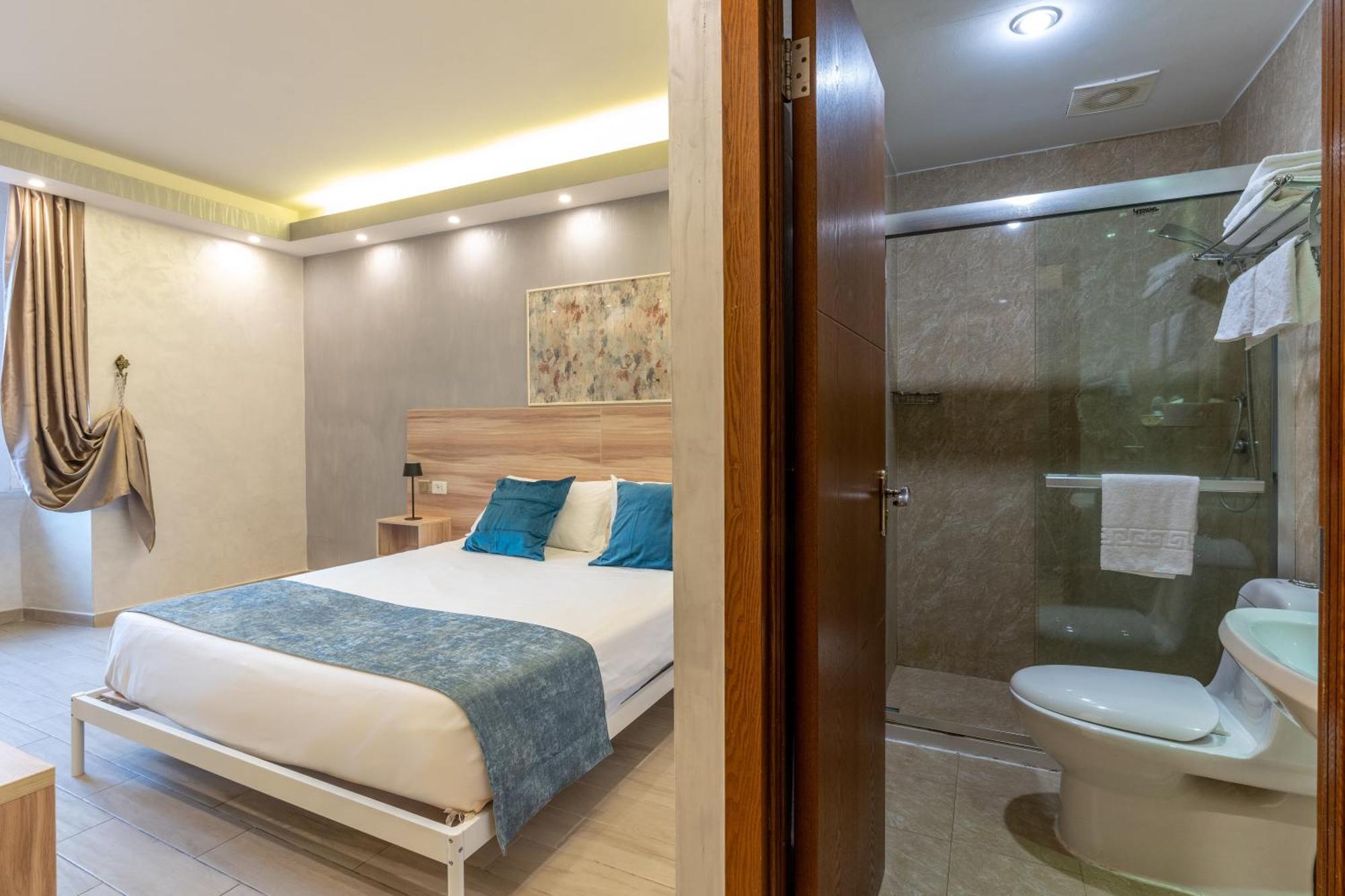 Drago D'Oro Guesthouse - Accross From Metro Vittorio Emanuele エクステリア 写真
