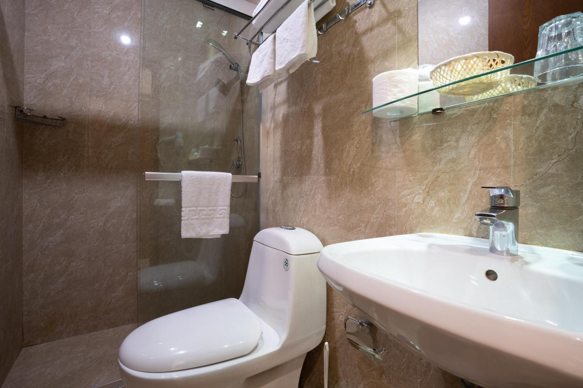 Drago D'Oro Guesthouse - Accross From Metro Vittorio Emanuele エクステリア 写真