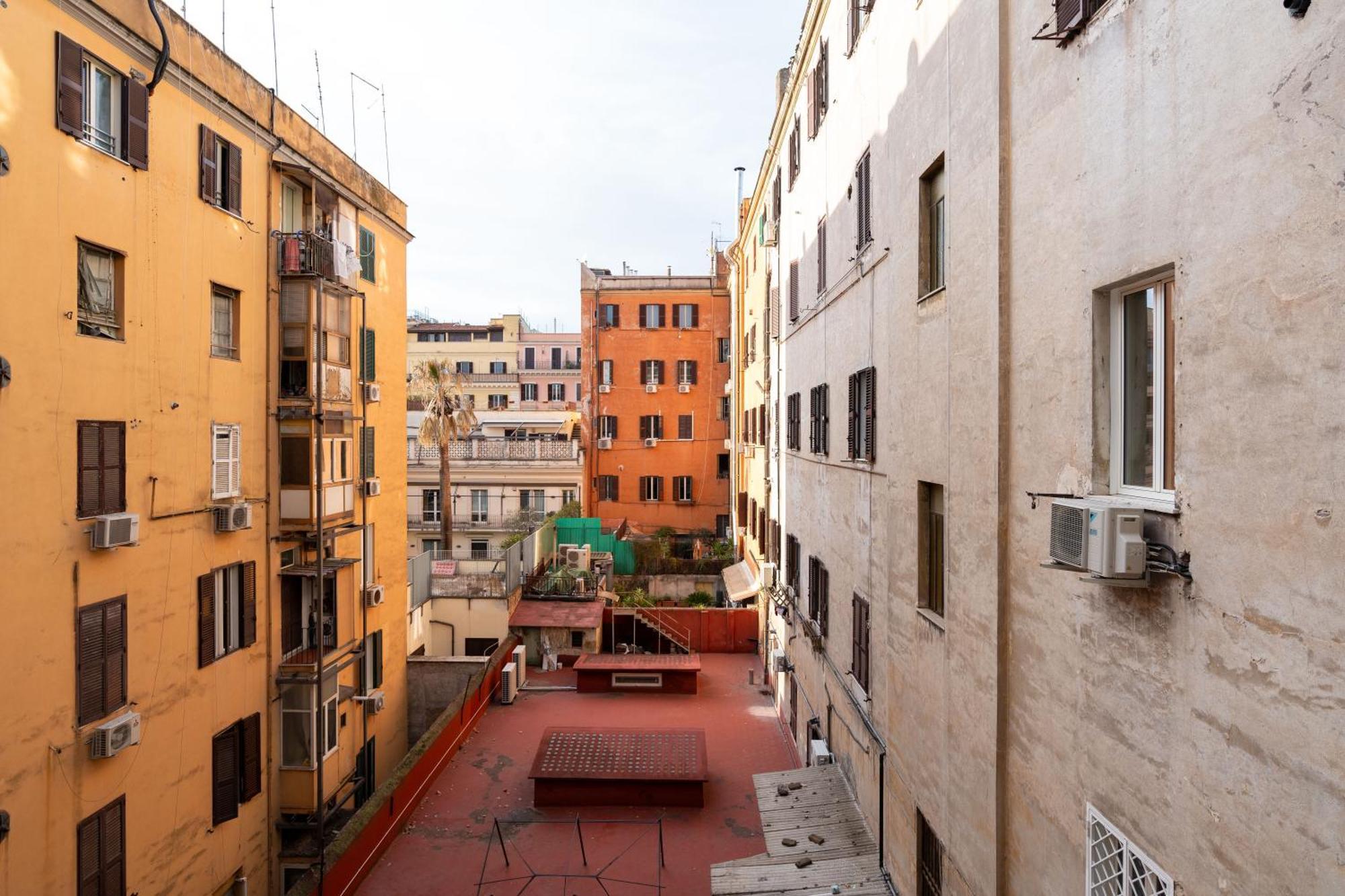 Drago D'Oro Guesthouse - Accross From Metro Vittorio Emanuele エクステリア 写真
