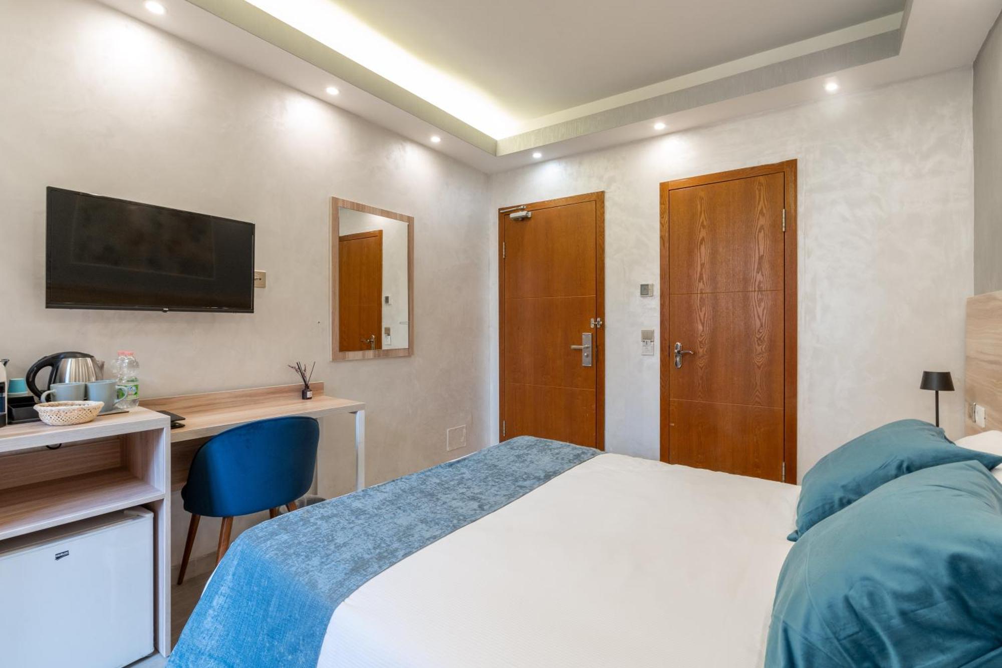 Drago D'Oro Guesthouse - Accross From Metro Vittorio Emanuele エクステリア 写真