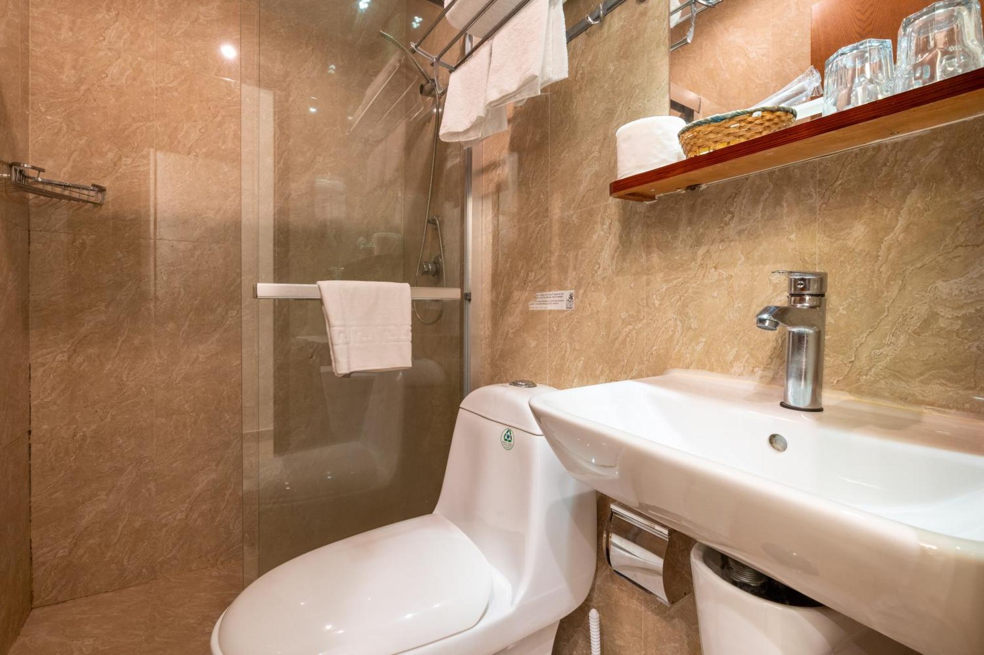 Drago D'Oro Guesthouse - Accross From Metro Vittorio Emanuele エクステリア 写真
