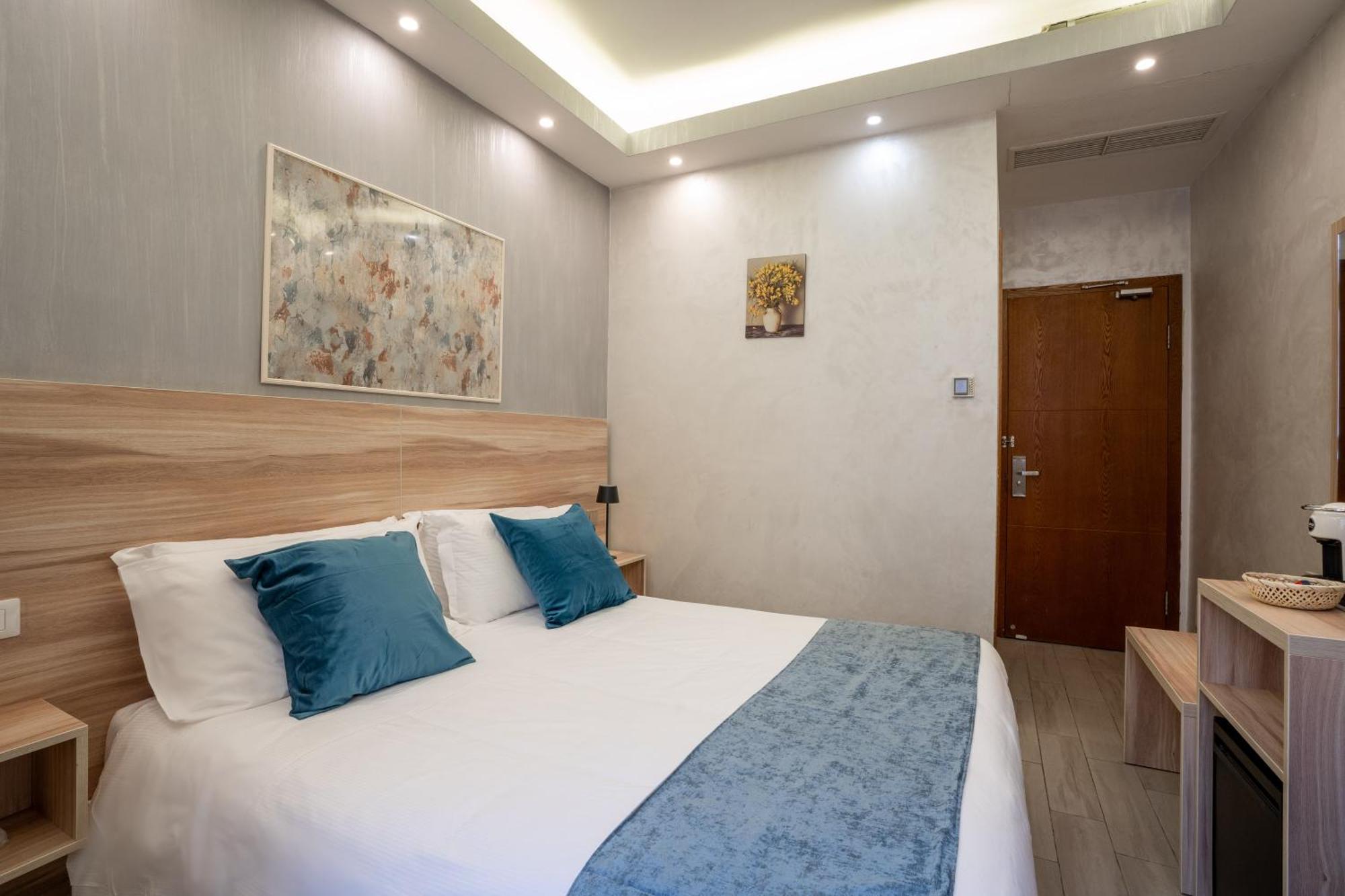 Drago D'Oro Guesthouse - Accross From Metro Vittorio Emanuele エクステリア 写真