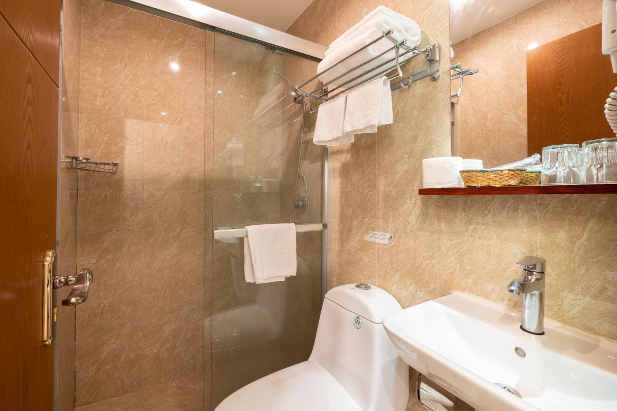 Drago D'Oro Guesthouse - Accross From Metro Vittorio Emanuele エクステリア 写真