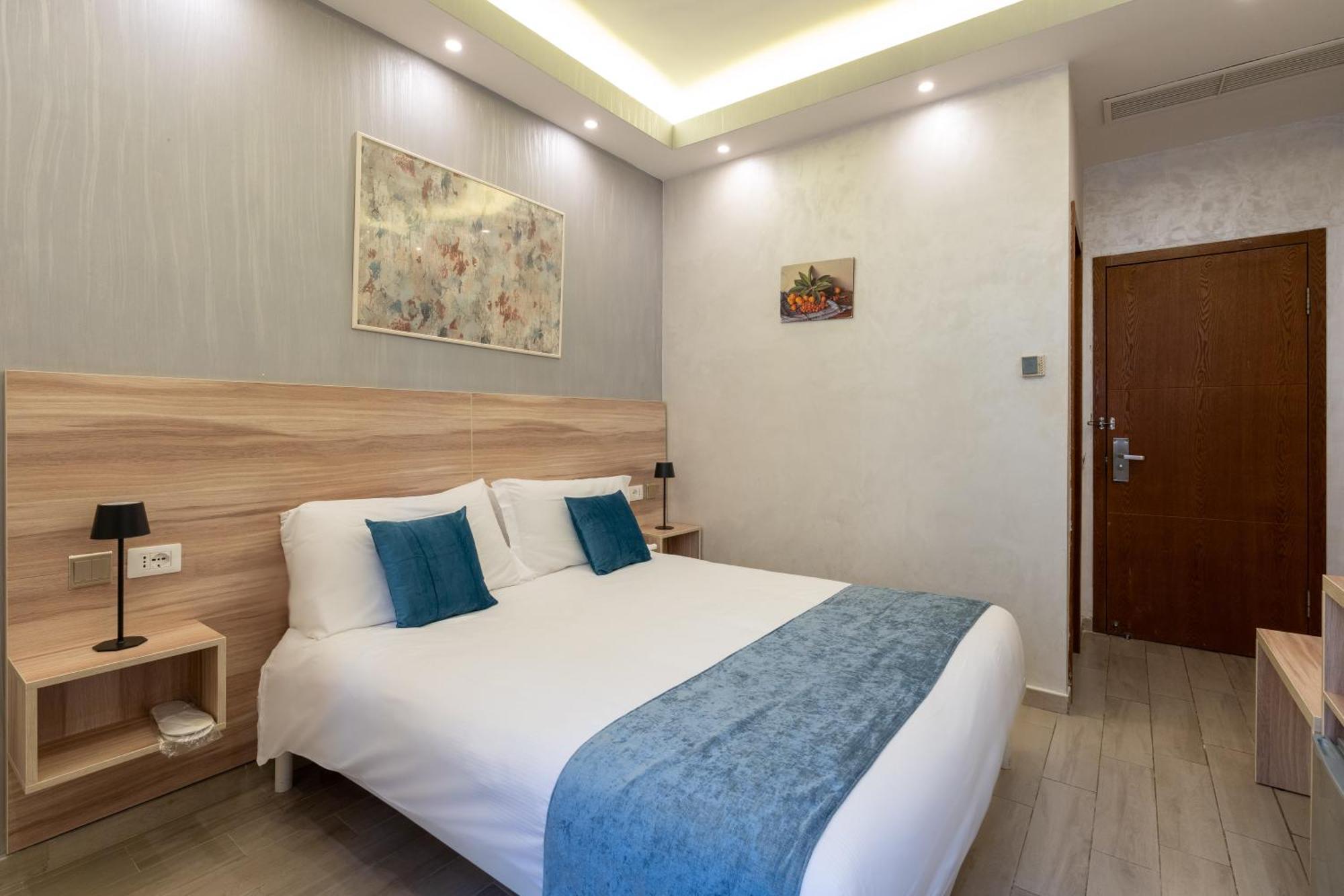 Drago D'Oro Guesthouse - Accross From Metro Vittorio Emanuele エクステリア 写真