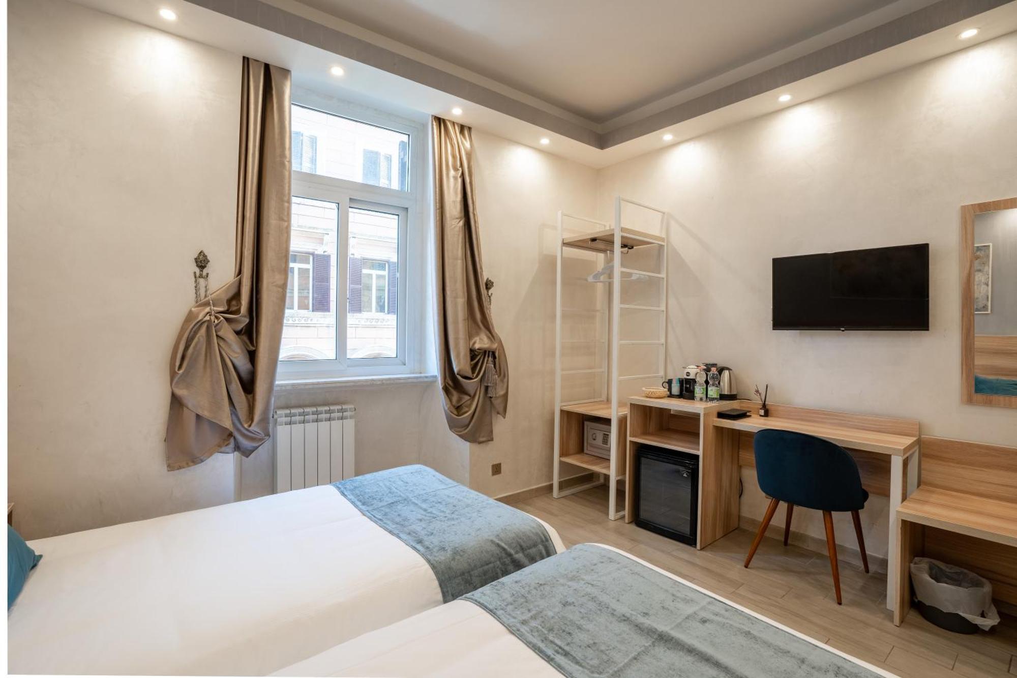 Drago D'Oro Guesthouse - Accross From Metro Vittorio Emanuele エクステリア 写真