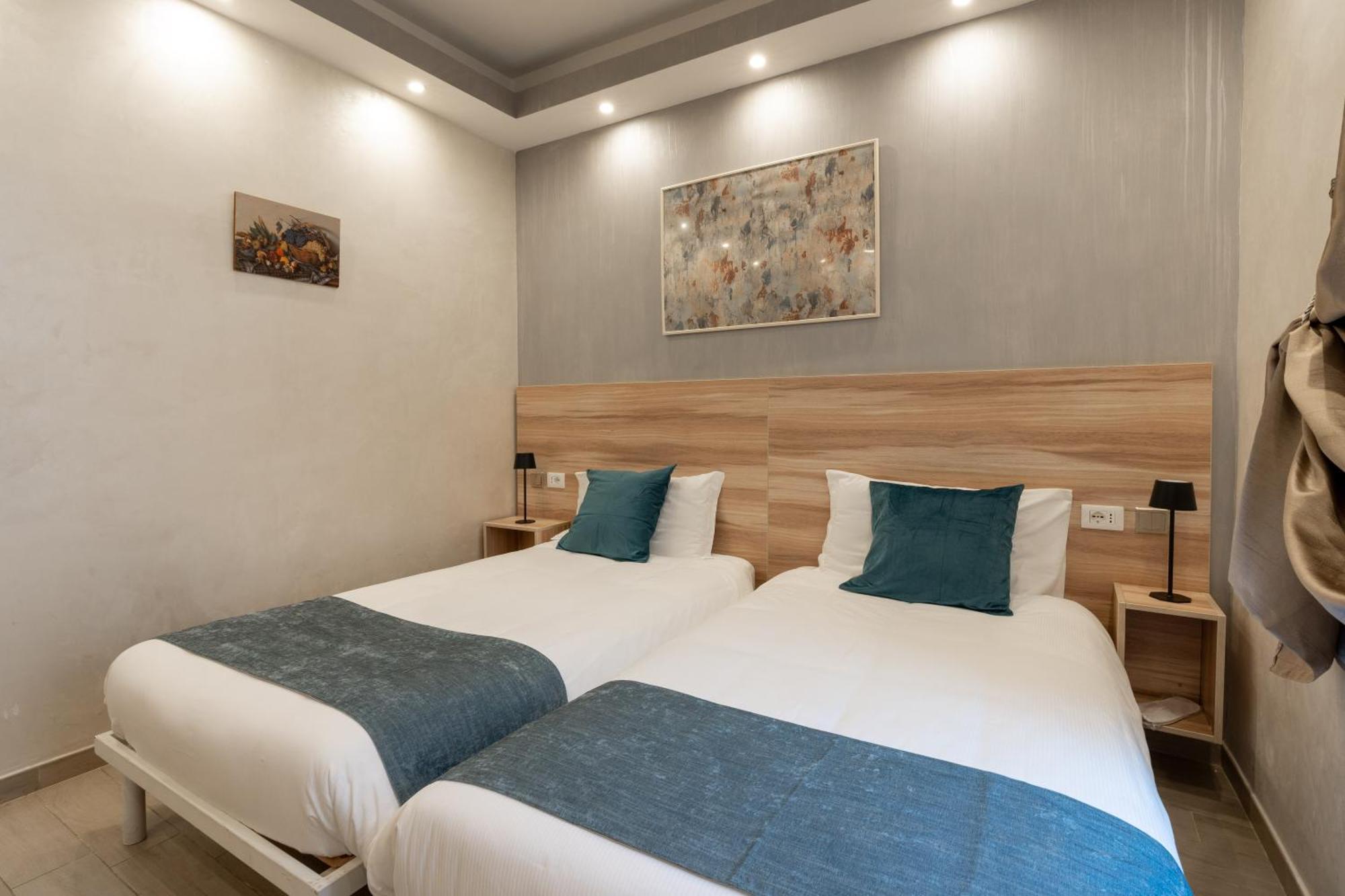 Drago D'Oro Guesthouse - Accross From Metro Vittorio Emanuele エクステリア 写真