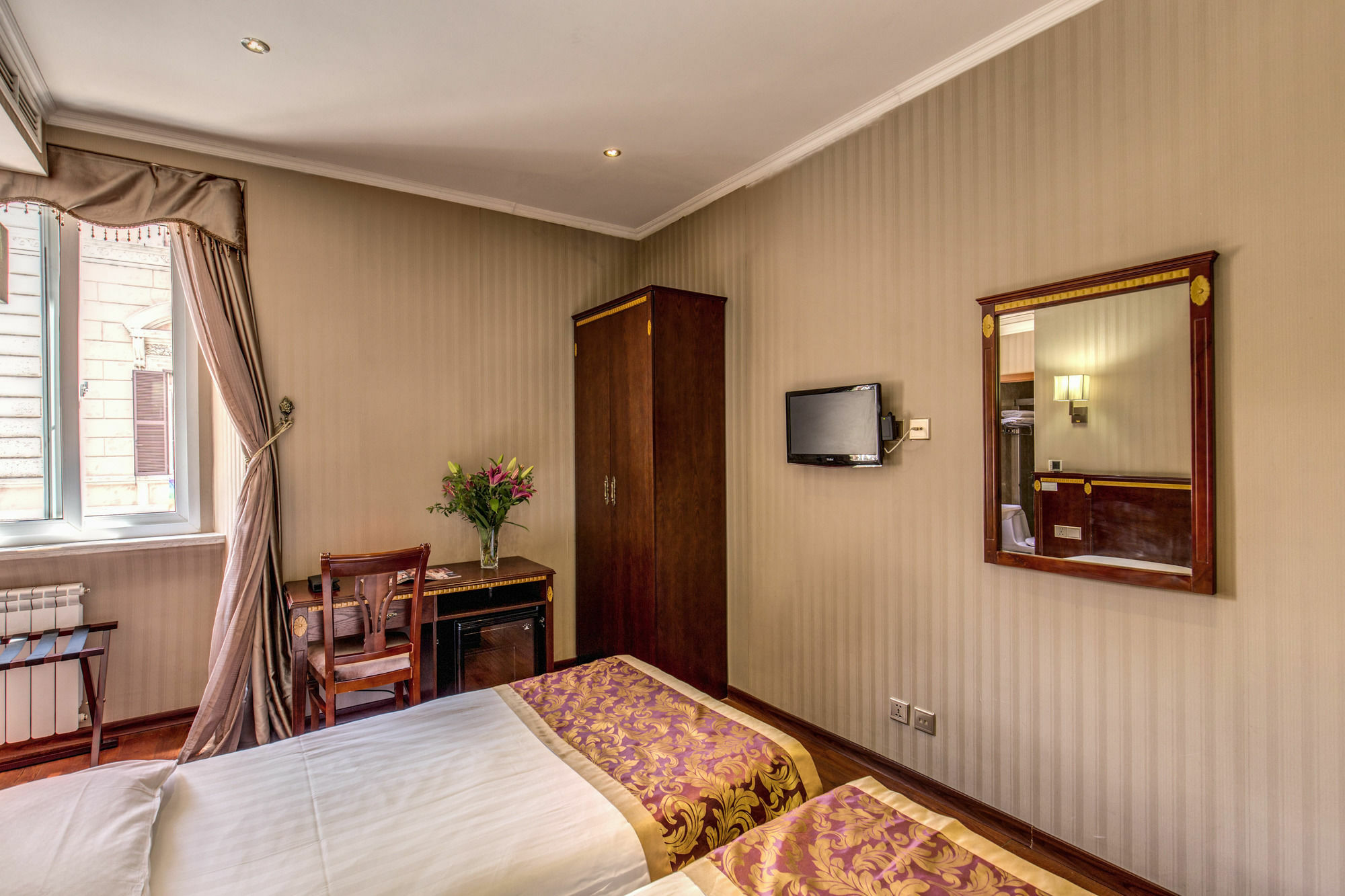 Drago D'Oro Guesthouse - Accross From Metro Vittorio Emanuele エクステリア 写真