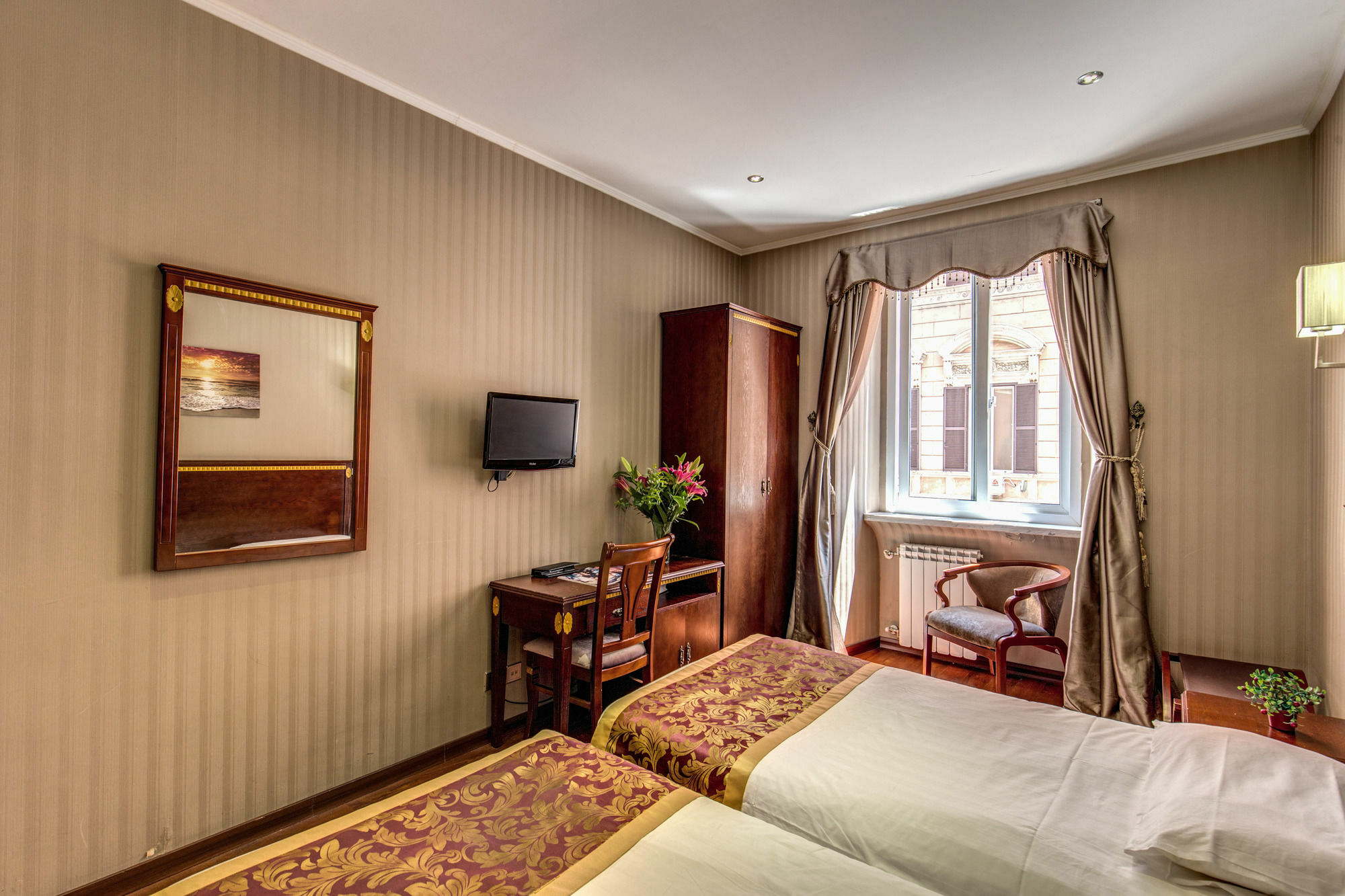 Drago D'Oro Guesthouse - Accross From Metro Vittorio Emanuele エクステリア 写真