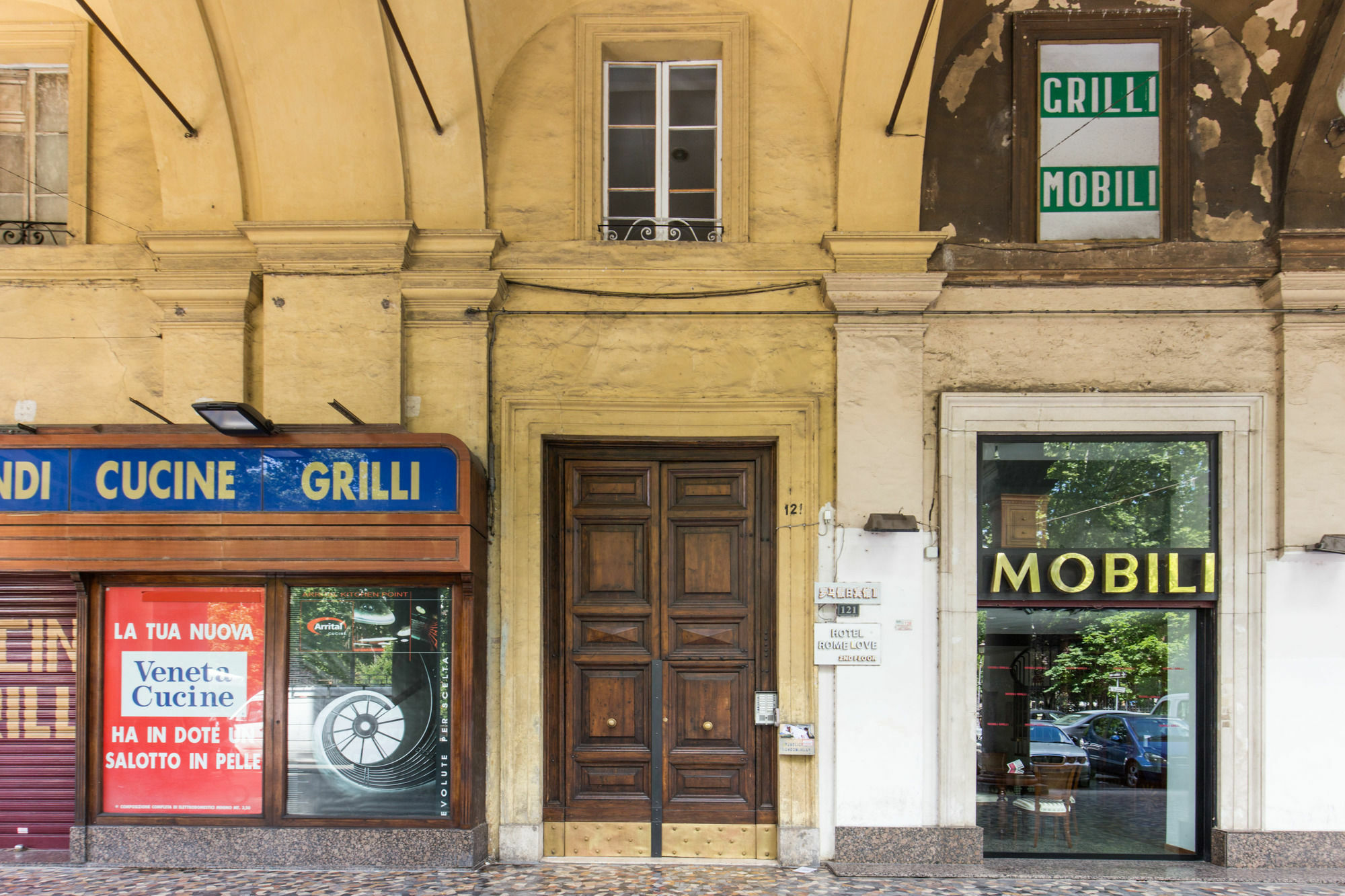 Drago D'Oro Guesthouse - Accross From Metro Vittorio Emanuele エクステリア 写真